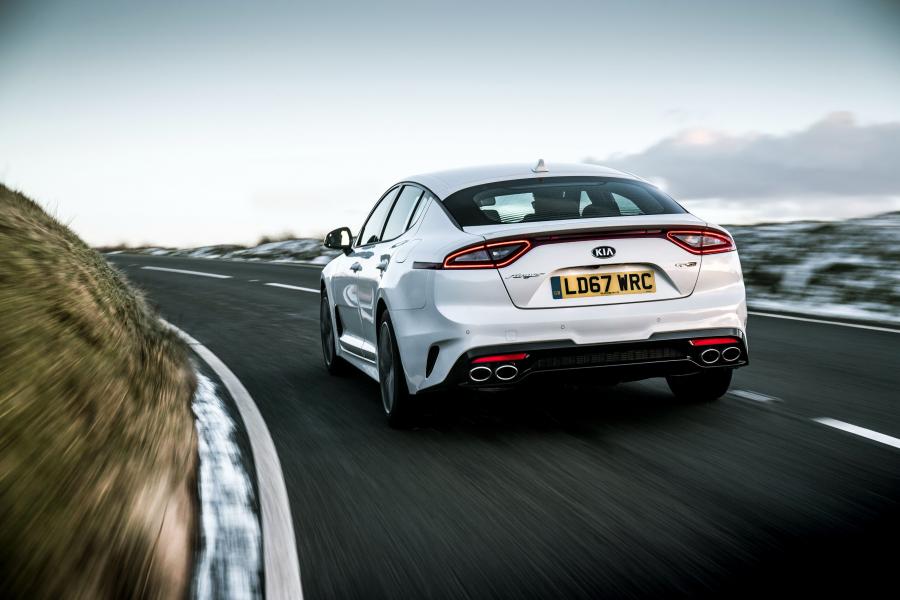  Kia Stinger GT-Line (CK) 2017 года  (UK) (фото 31 из 37)